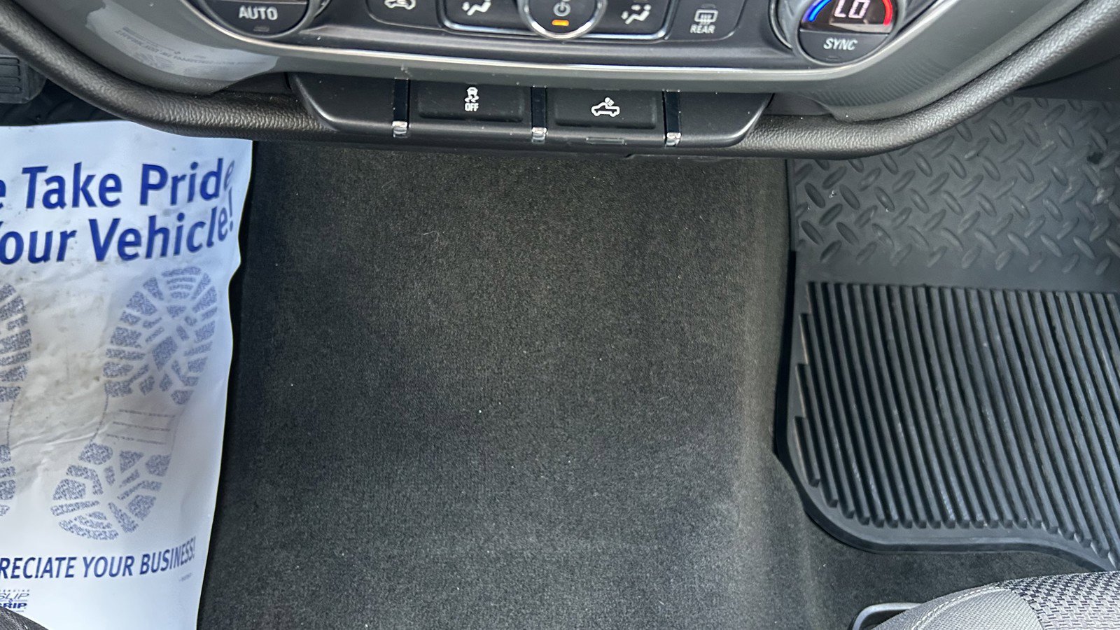 Used 2018 Chevrolet Silverado 1500 LT w/ All Star Edition image 33