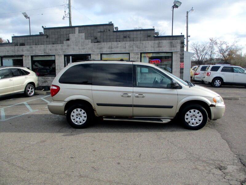 Used 2005 Chrysler Town & Country LX w/ Popular Equipment Group I image 2