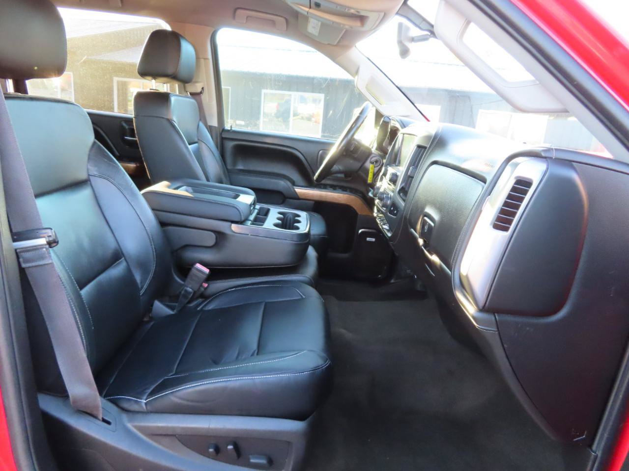 Used 2017 Chevrolet Silverado 2500 LTZ w/ Duramax Plus Package AWD/4WD image 46