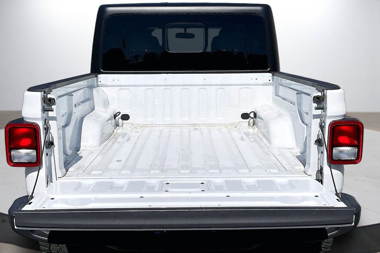 Certified 2022 Jeep Gladiator Sport image 26