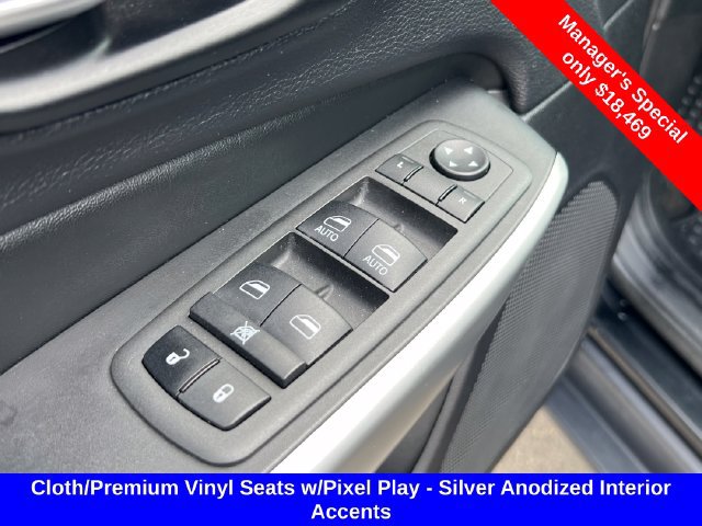 Used 2022 Jeep Cherokee Latitude AWD/4WD image 11