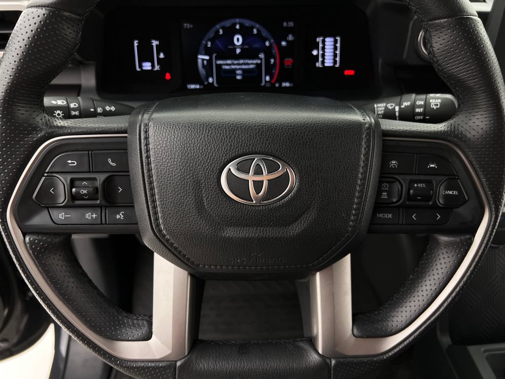 Used 2025 Toyota 4Runner SR5 AWD/4WD image 16