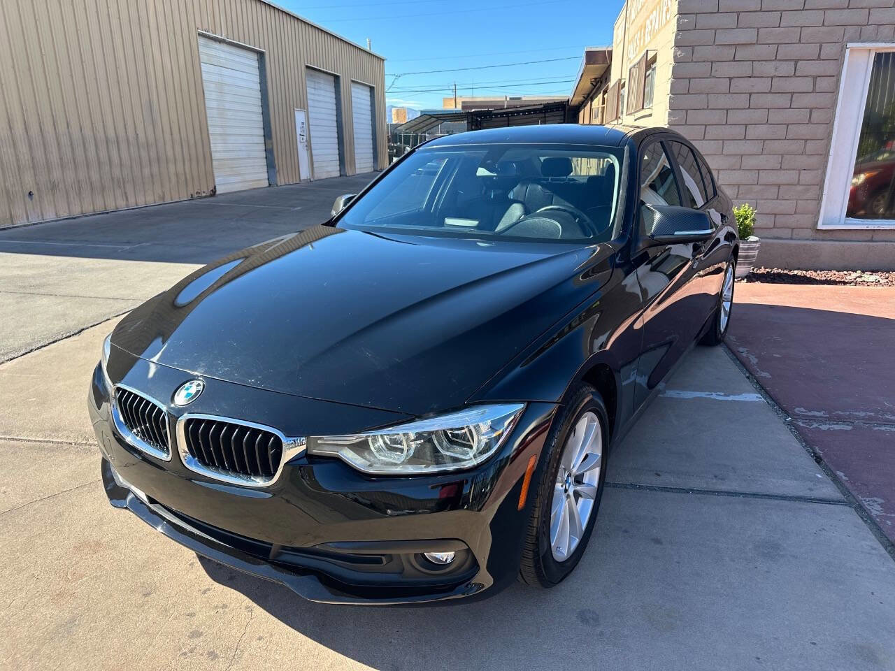 Used 2018 BMW 320i Sedan image 2