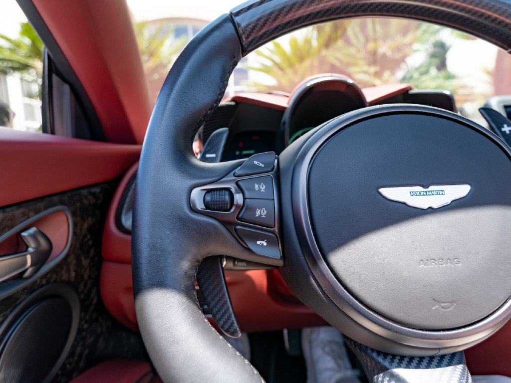 Used 2020 Aston Martin DBS Superleggera Volante RWD image 20
