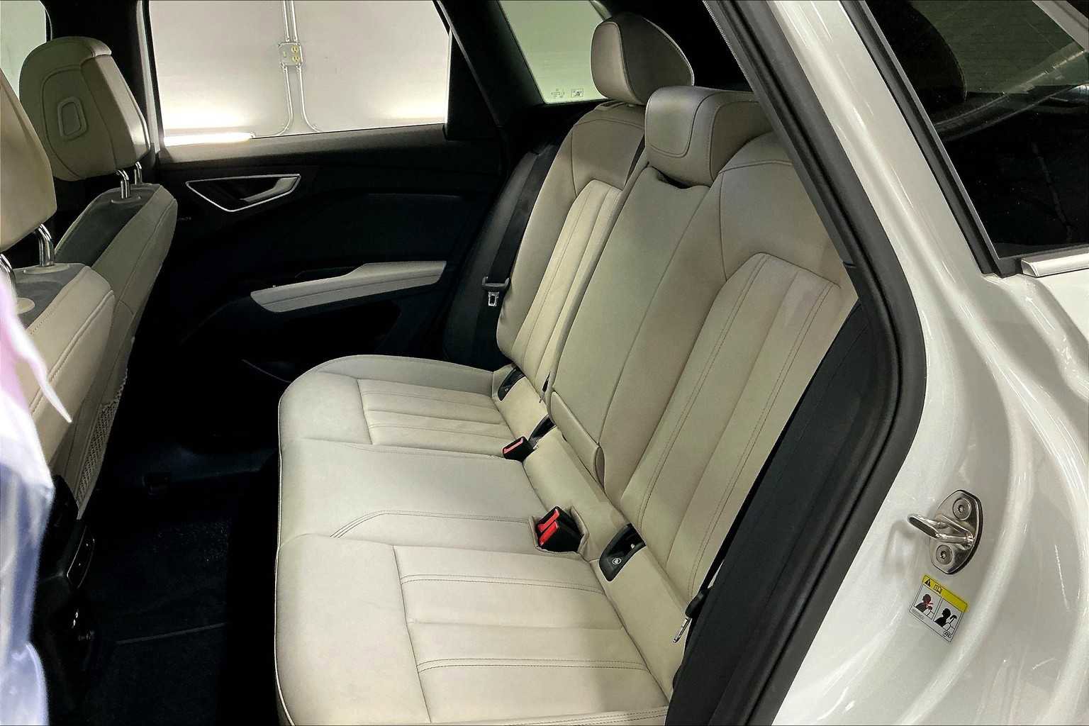 Used 2023 Audi Q4 e-tron Prestige w/ 20" Wheel Package image 28