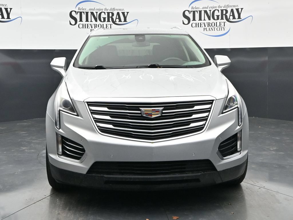 Used 2017 Cadillac XT5 Luxury w/ Driver Awareness Package FWD image 2