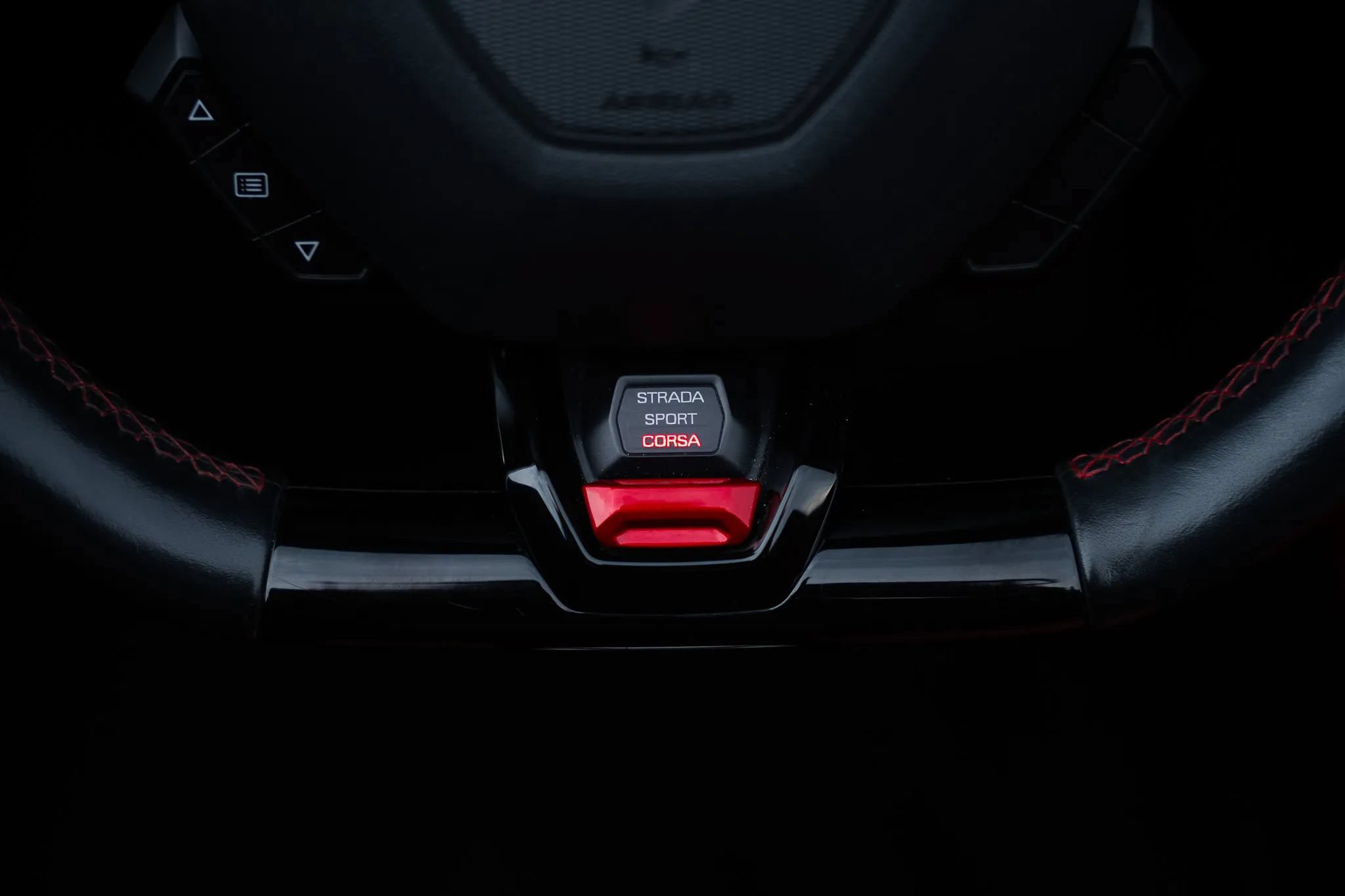 Used 2021 Lamborghini Huracan EVO RWD image 11