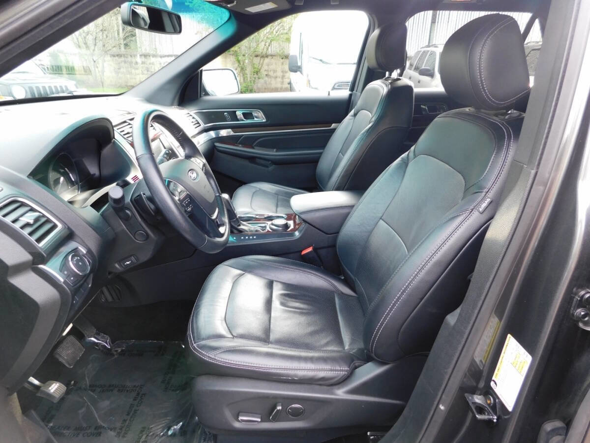 Used 2017 Ford Explorer Limited image 9