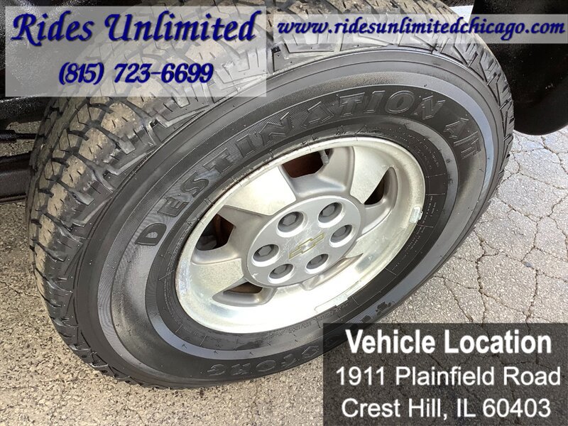 Used 2001 Chevrolet Tahoe LS w/ LS Preferred Equipment Group AWD/4WD image 15