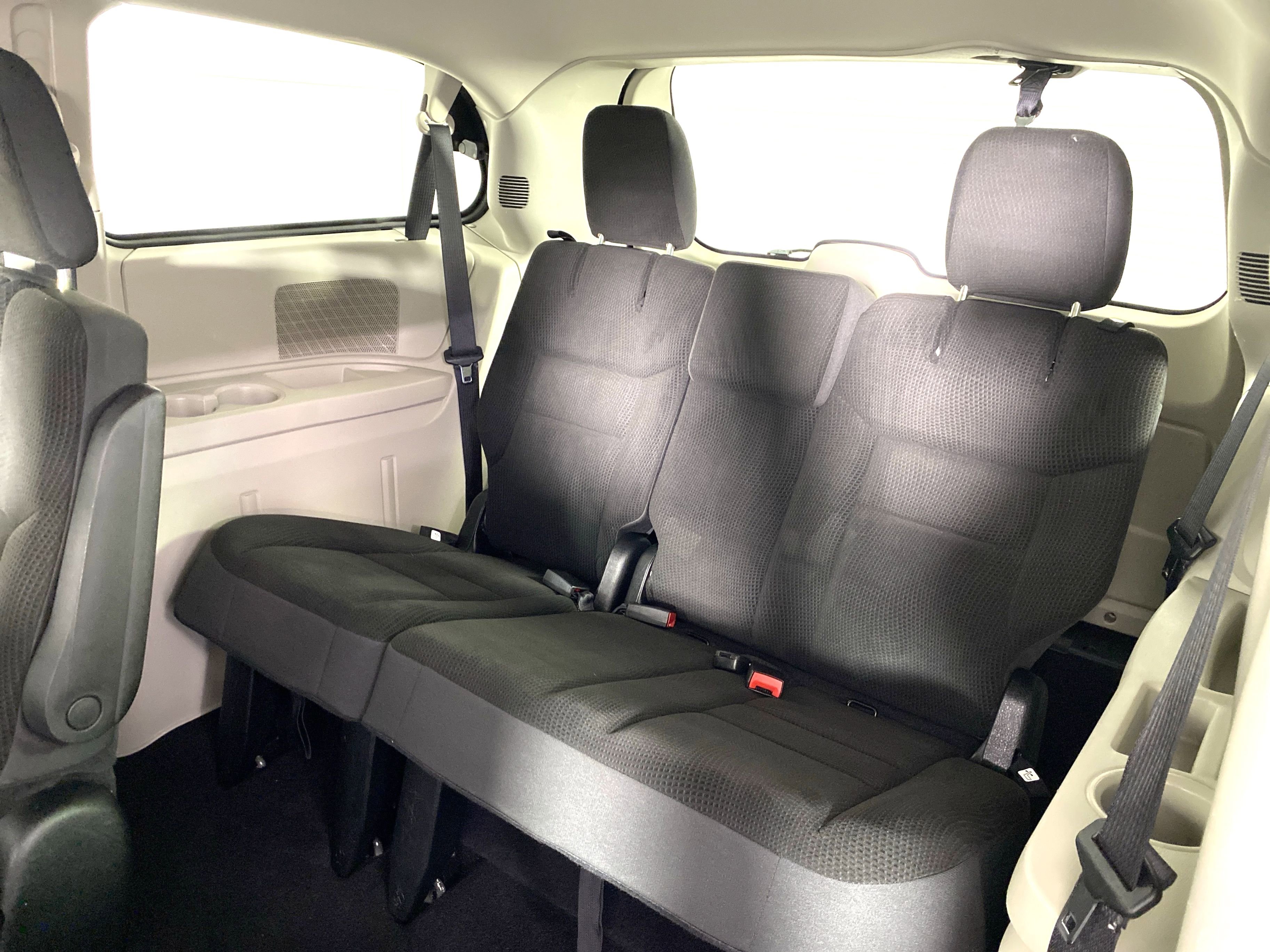 Used 2017 Dodge Grand Caravan SE w/ Power Window Group image 32