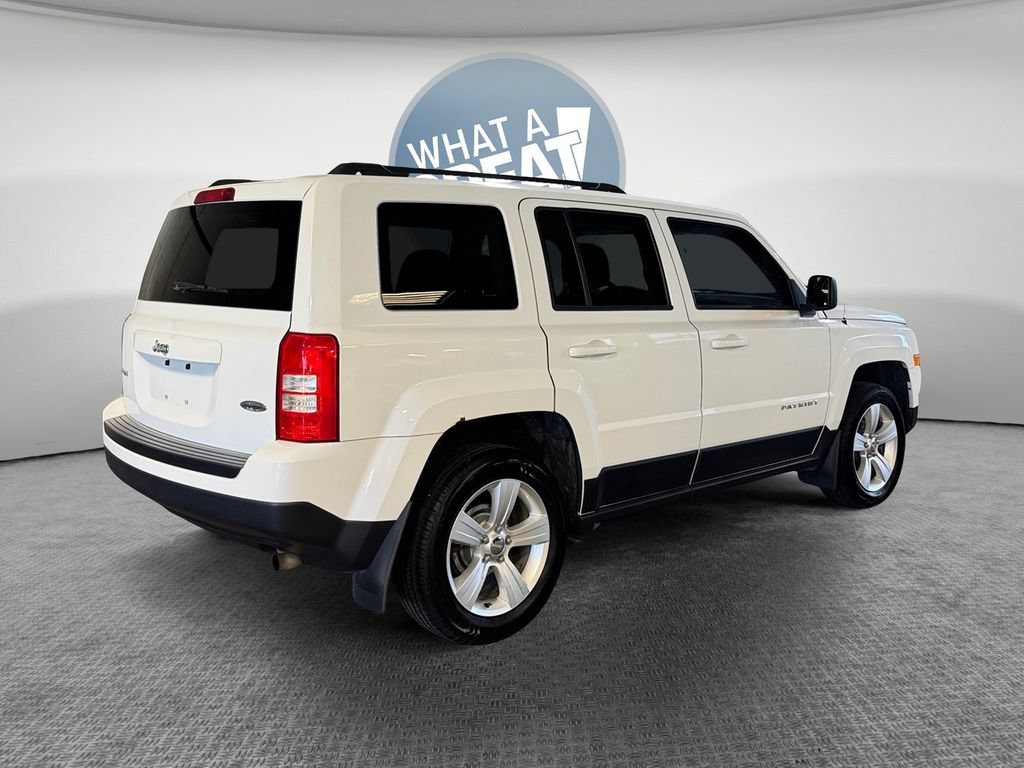 Used 2015 Jeep Patriot High Altitude AWD/4WD image 3