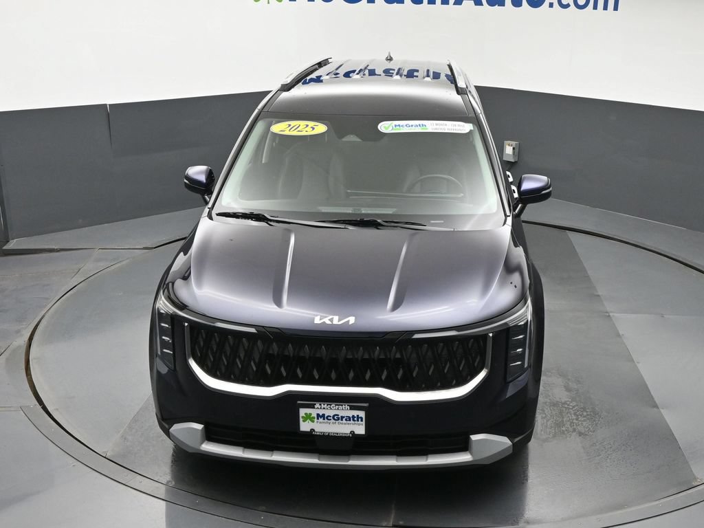 Used 2025 Kia Carnival EX FWD image 28