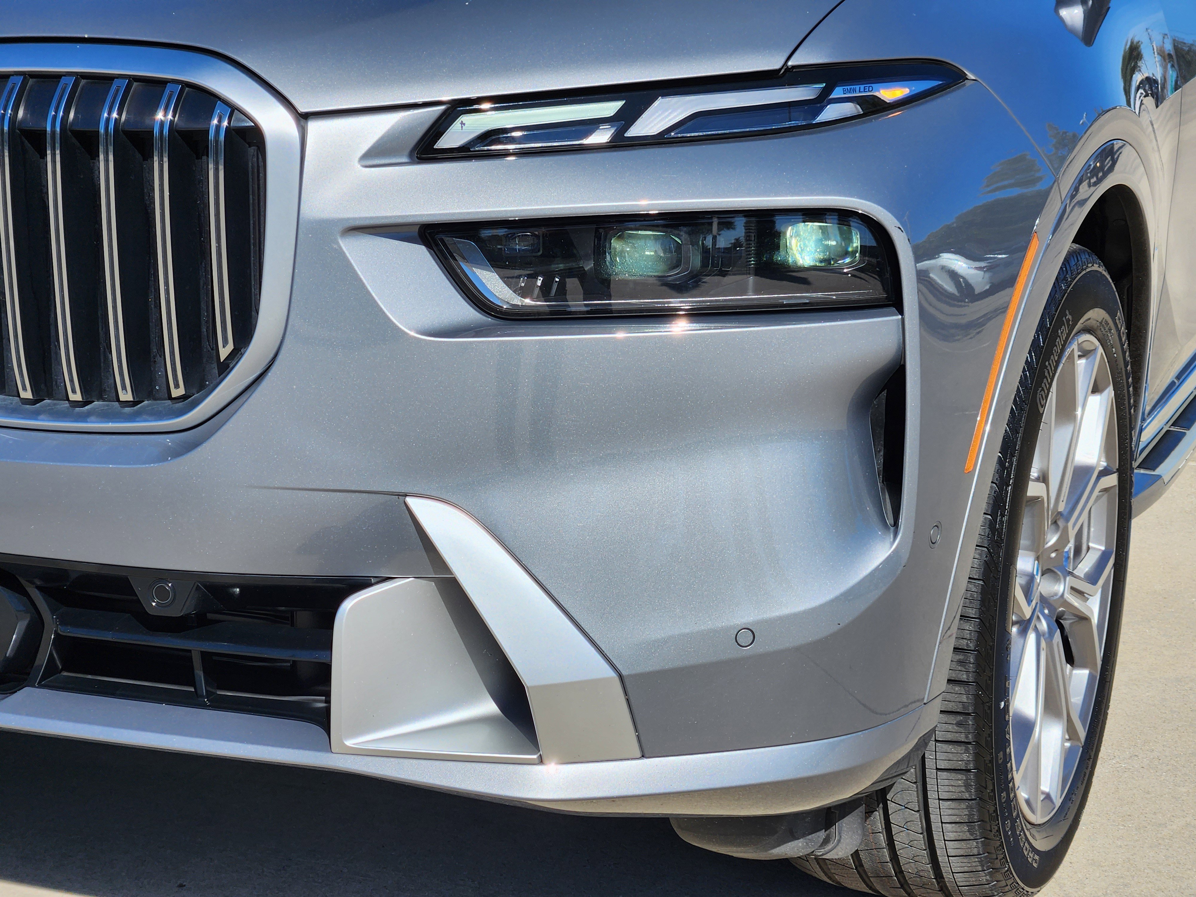 Used 2024 BMW X7 xDrive40i w/ Premium Package image 8