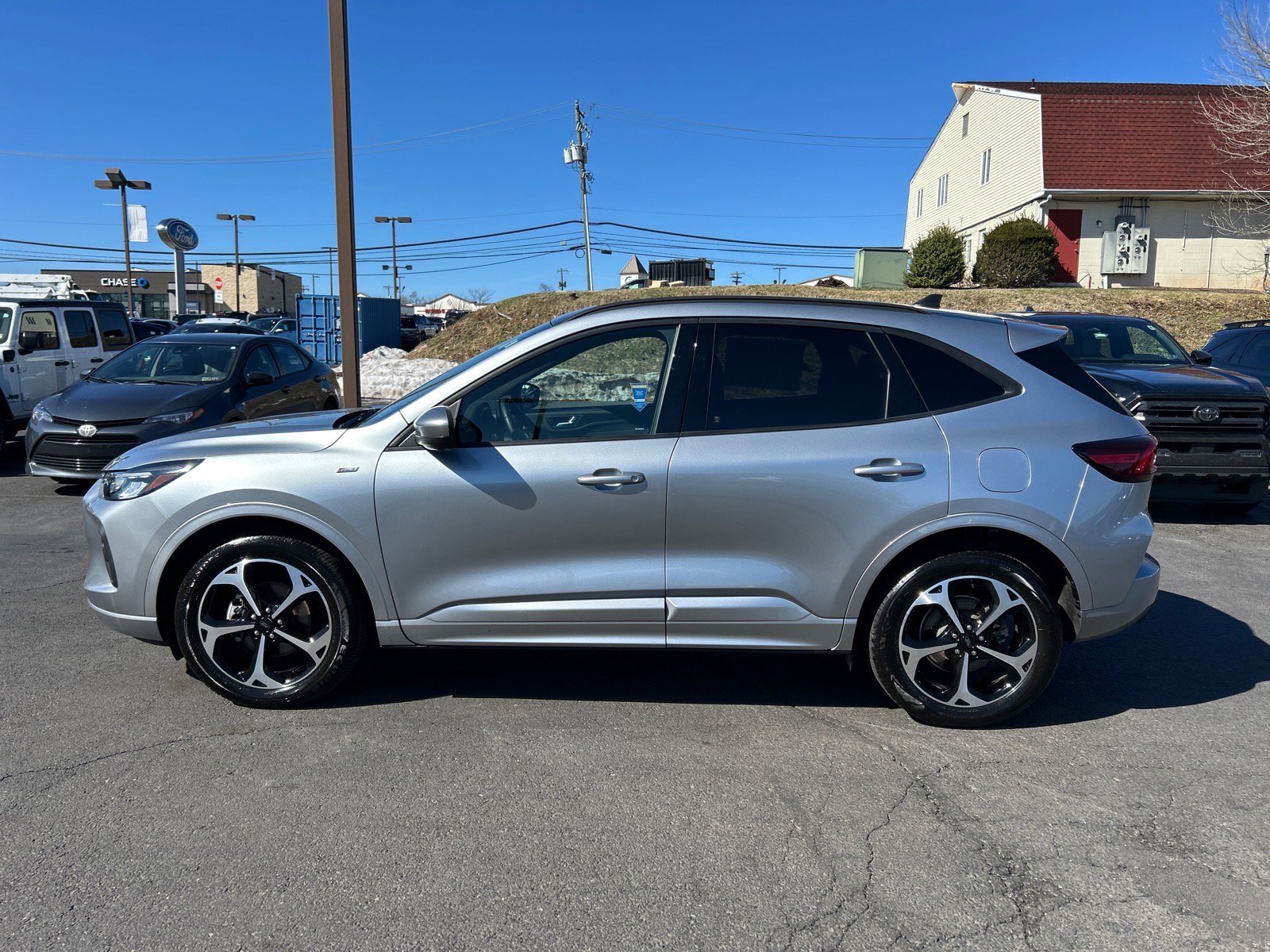 Certified 2023 Ford Escape ST-Line Select w/ Tech Pack #2 image 4