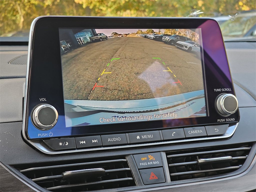 Used 2024 Nissan Altima 2.5 SV image 10