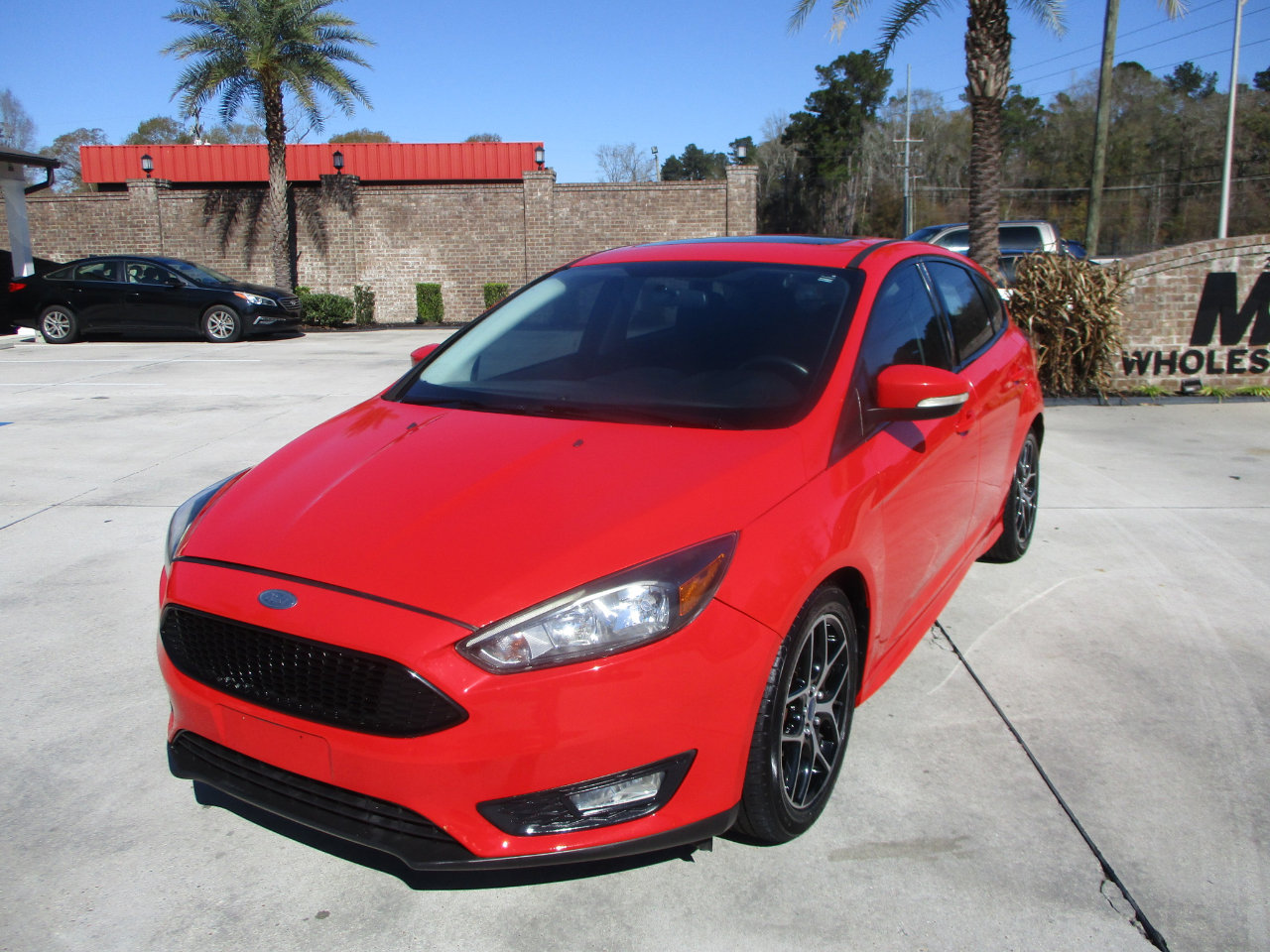 Used 2015 Ford Focus SE w/ SE Sport Package image 13