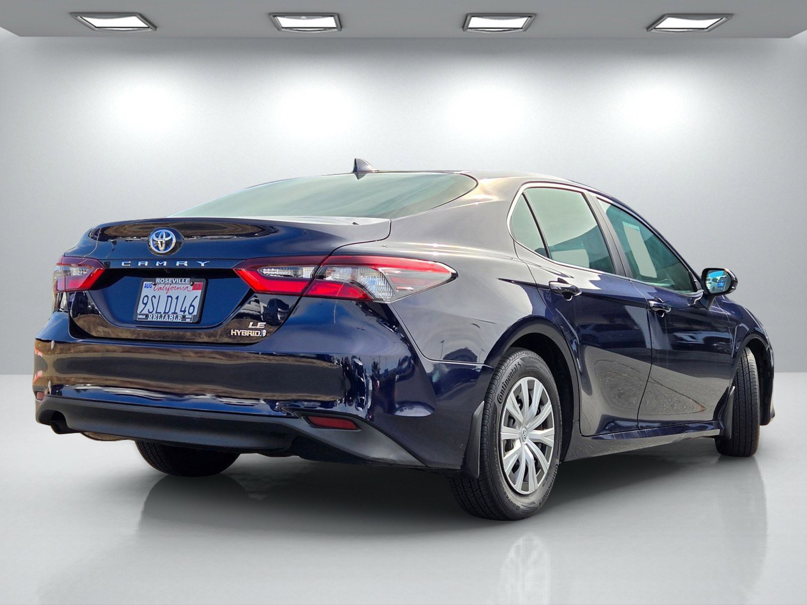 Used 2022 Toyota Camry LE FWD image 4