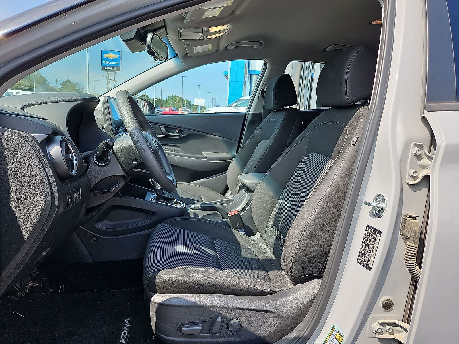 Used 2023 Hyundai Kona SEL AWD/4WD image 24