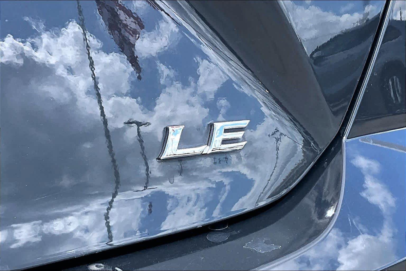 Used 2025 Toyota Camry LE FWD image 10