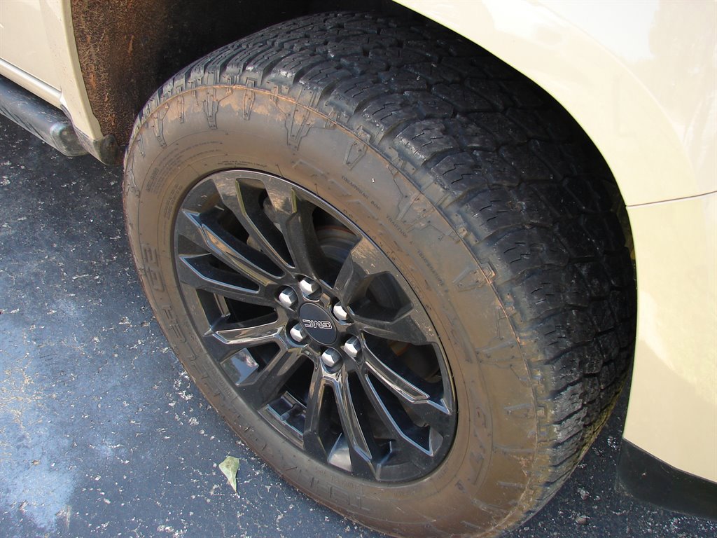 Used 2021 GMC Canyon Elevation image 3