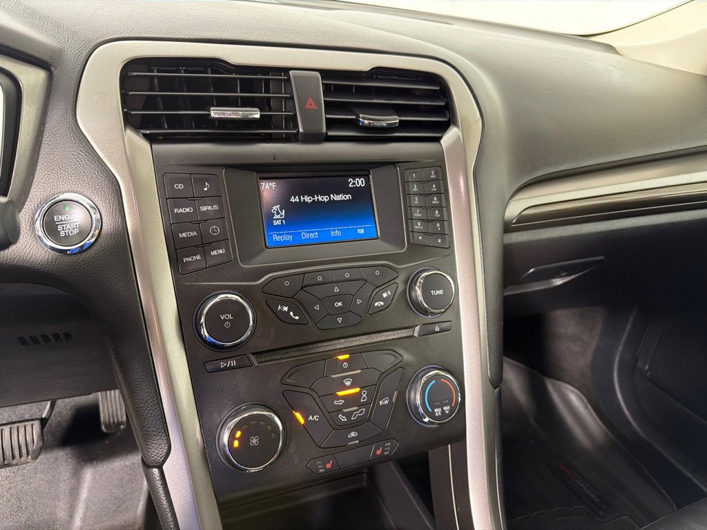 Used 2018 Ford Fusion SE image 15