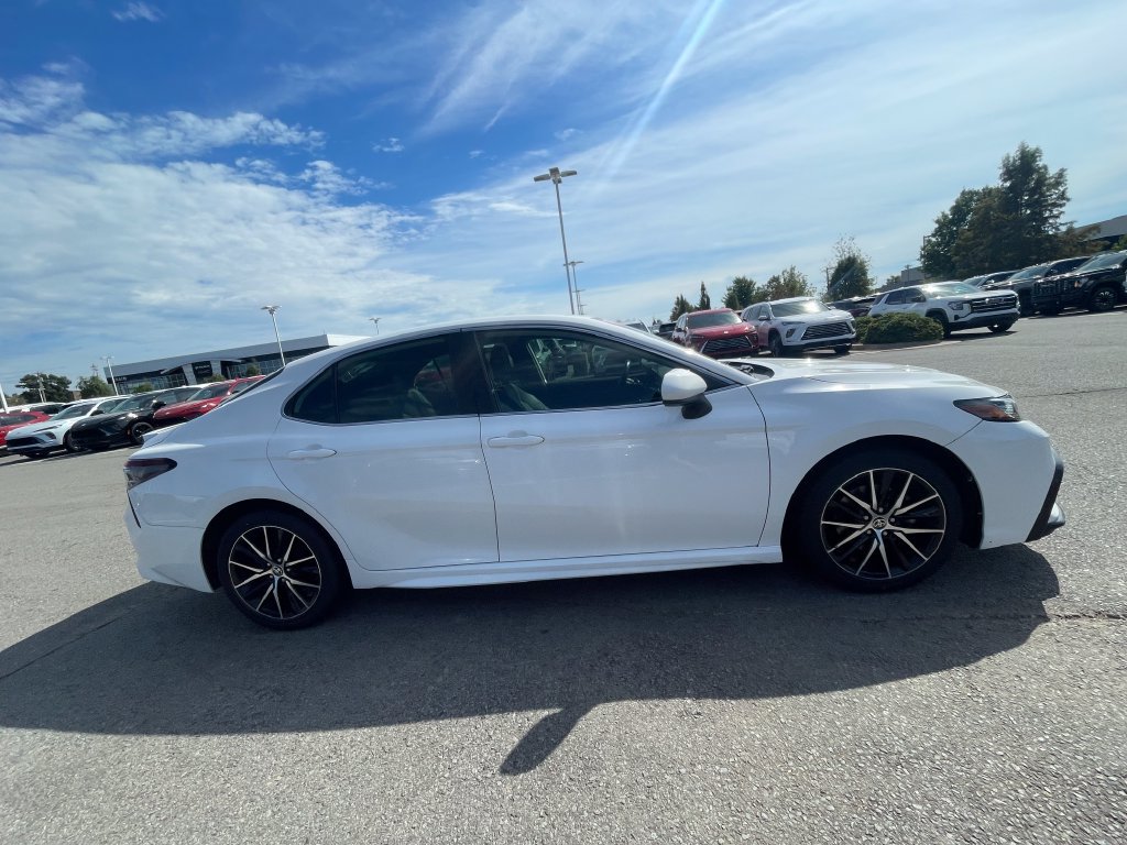 Used 2021 Toyota Camry SE FWD image 5