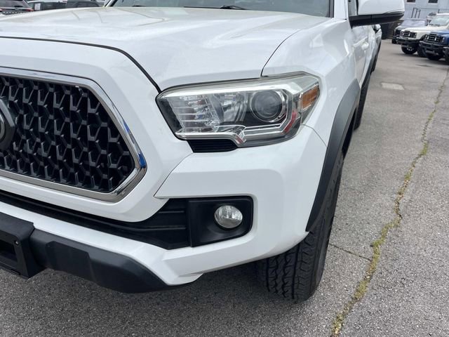 Used 2018 Toyota Tacoma TRD Off-Road w/ Technology Package AWD/4WD image 9