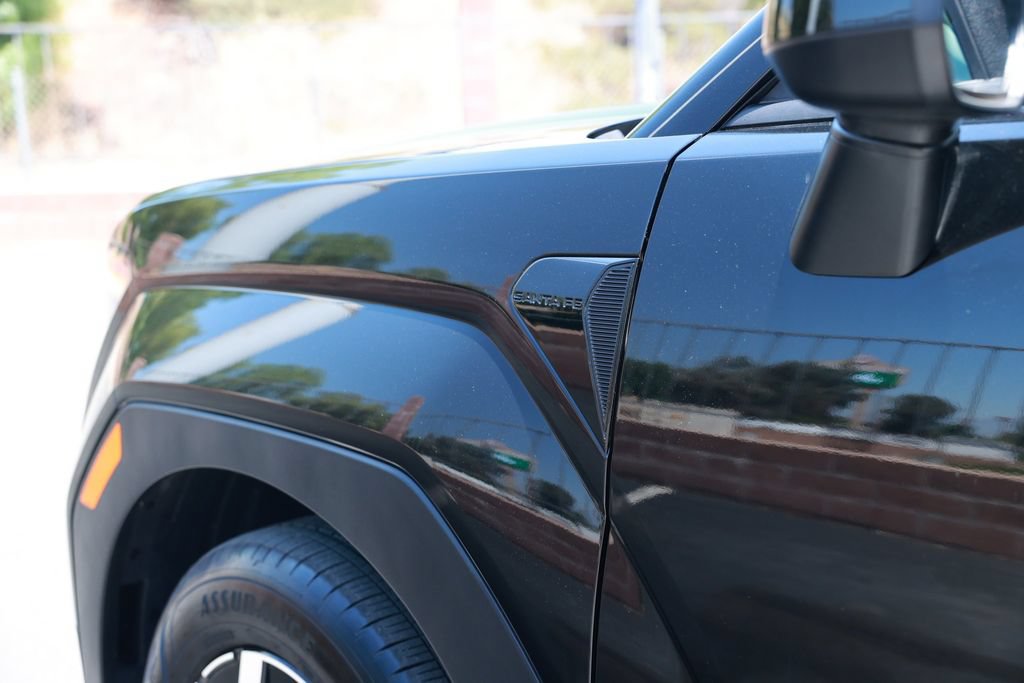 Used 2025 Hyundai Santa Fe SEL FWD image 18