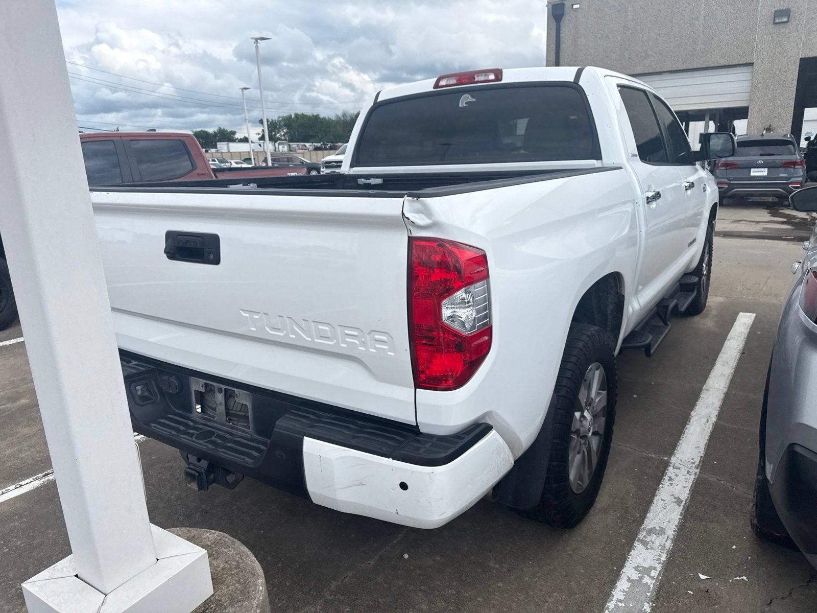 Used 2016 Toyota Tundra Limited w/ Limited Premium Package AWD/4WD image 8