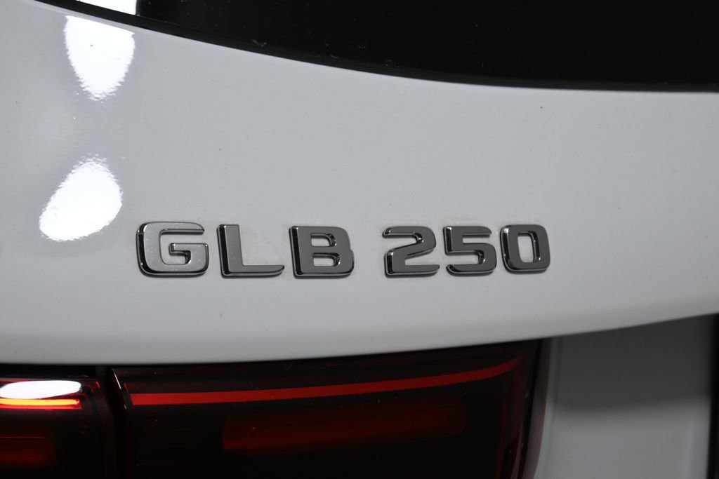Certified 2026 Mercedes-Benz GLB 250 4MATIC image 35
