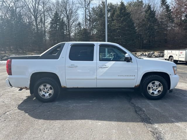 Used 2007 Chevrolet Avalanche LT w/ LT Preferred Equipment Group AWD/4WD image 6