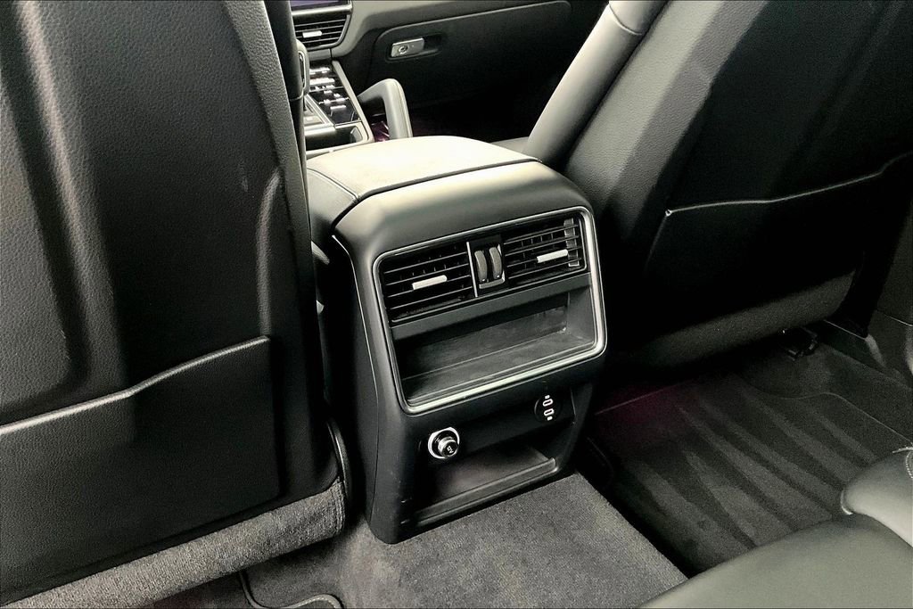 Used 2023 Porsche Cayenne image 30