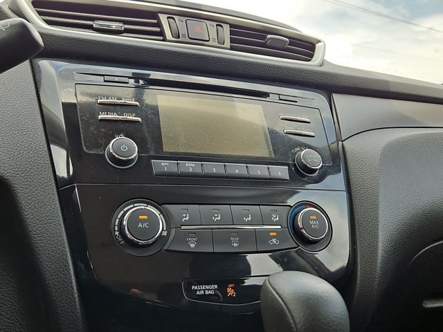 Used 2016 Nissan Rogue S AWD/4WD image 14