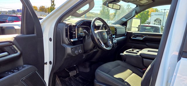Used 2025 Chevrolet Silverado 3500 LT w/ Safety Package AWD/4WD image 13