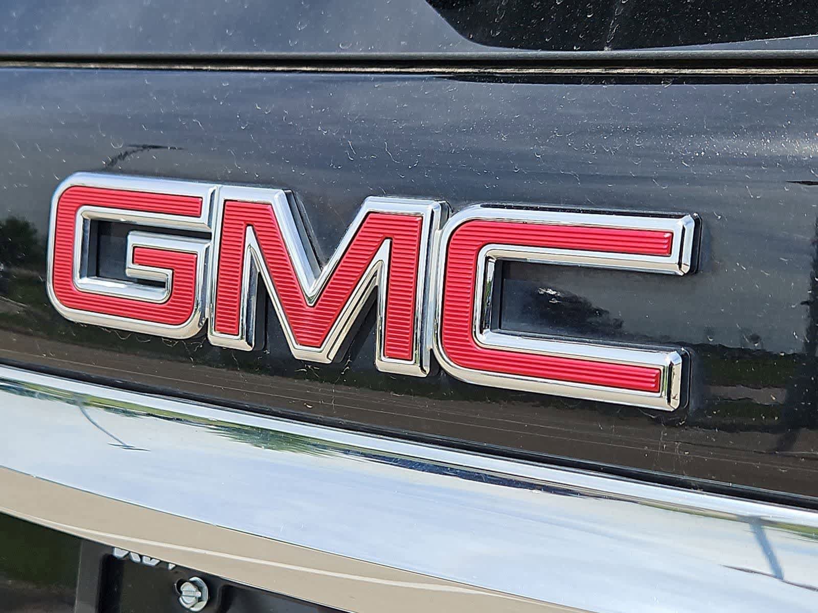 Used 2018 GMC Terrain Denali w/ Advanced Safety Package AWD/4WD image 17