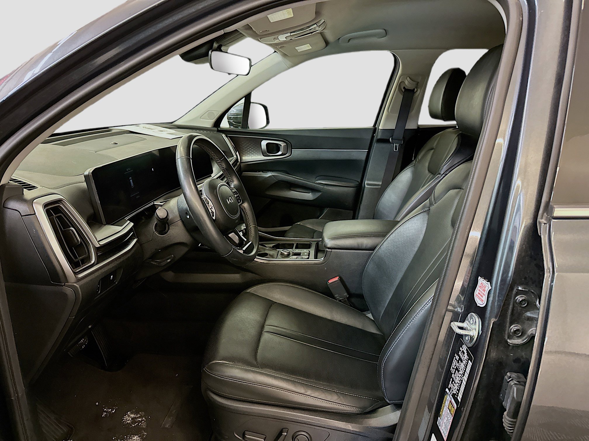 Used 2024 Kia Sorento S image 13