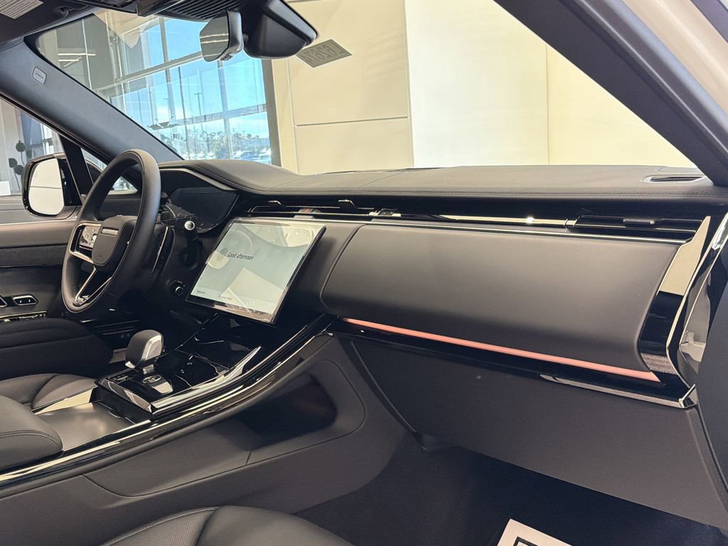 New 2026 Land Rover Range Rover Sport Dynamic SE image 17