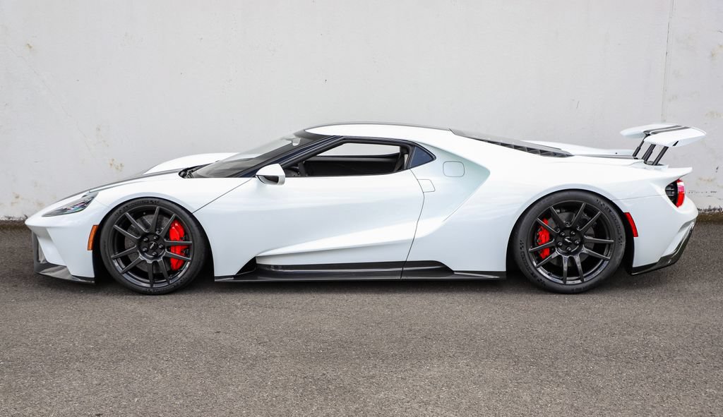 Used 2017 Ford GT RWD image 24