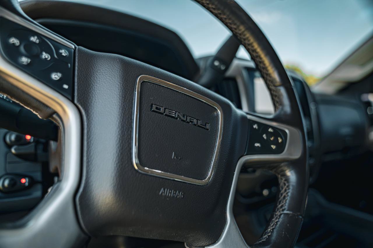 Used 2019 GMC Sierra 2500 Denali w/ Duramax Plus Package AWD/4WD image 29