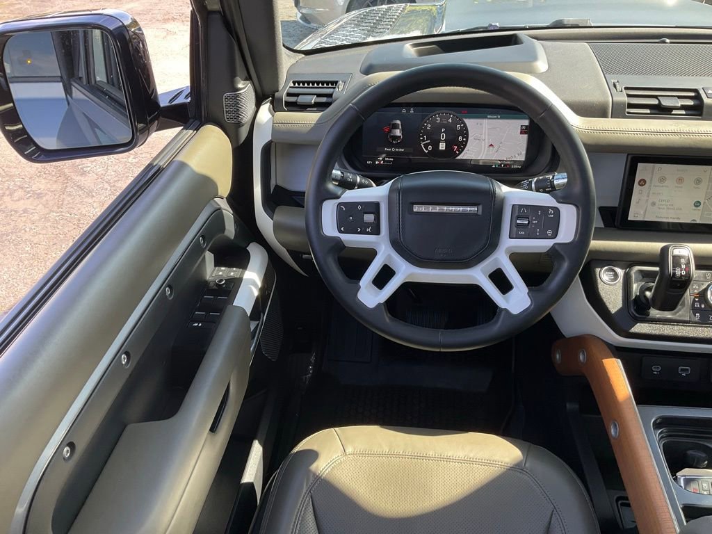 Used 2020 Land Rover Defender 110 HSE AWD/4WD image 41