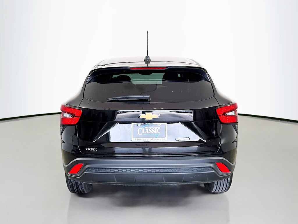 Used 2026 Chevrolet Trax LS FWD image 6