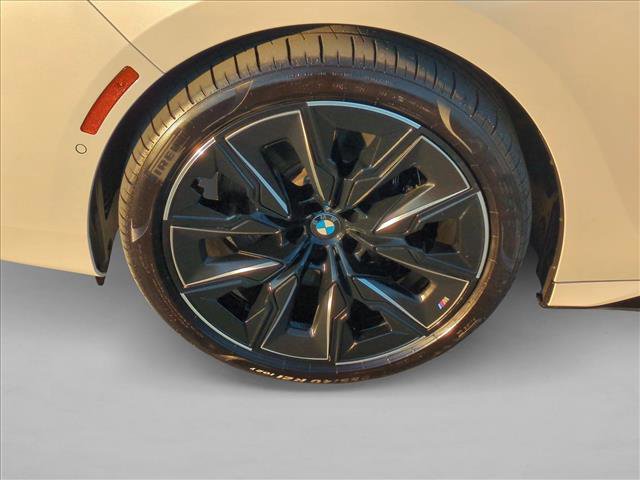 Certified 2024 BMW 740i w/ Premium Package 2 image 24
