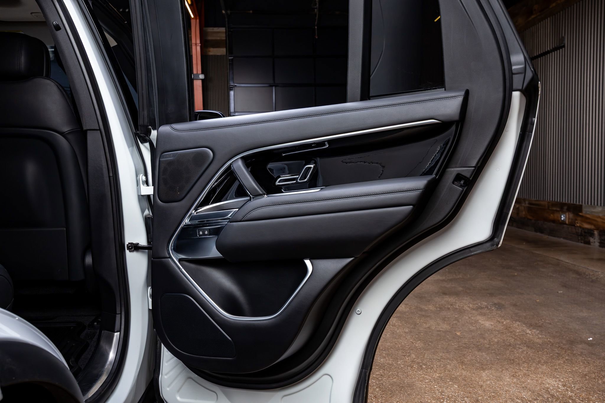 Used 2022 Land Rover Range Rover SE image 35