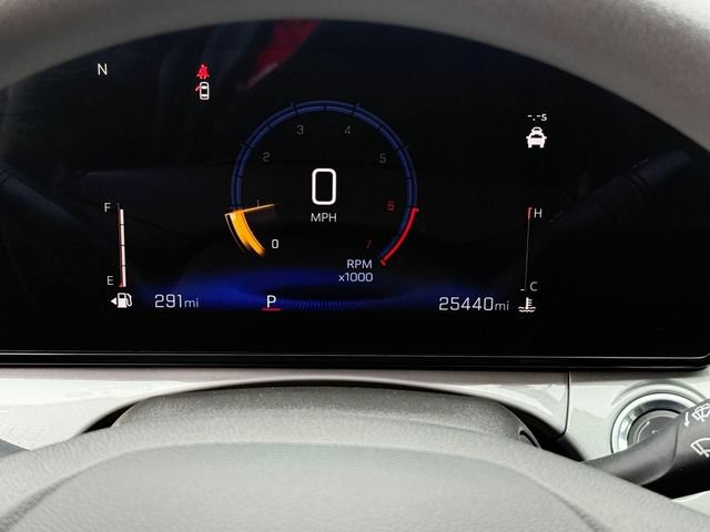Certified 2025 Chevrolet Trax LT FWD image 17