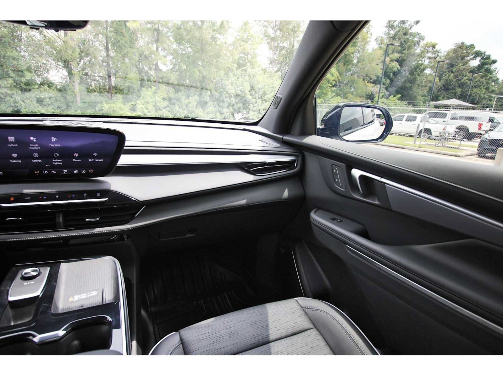 Used 2026 Buick Enclave Sport Touring w/ Power Package FWD image 8