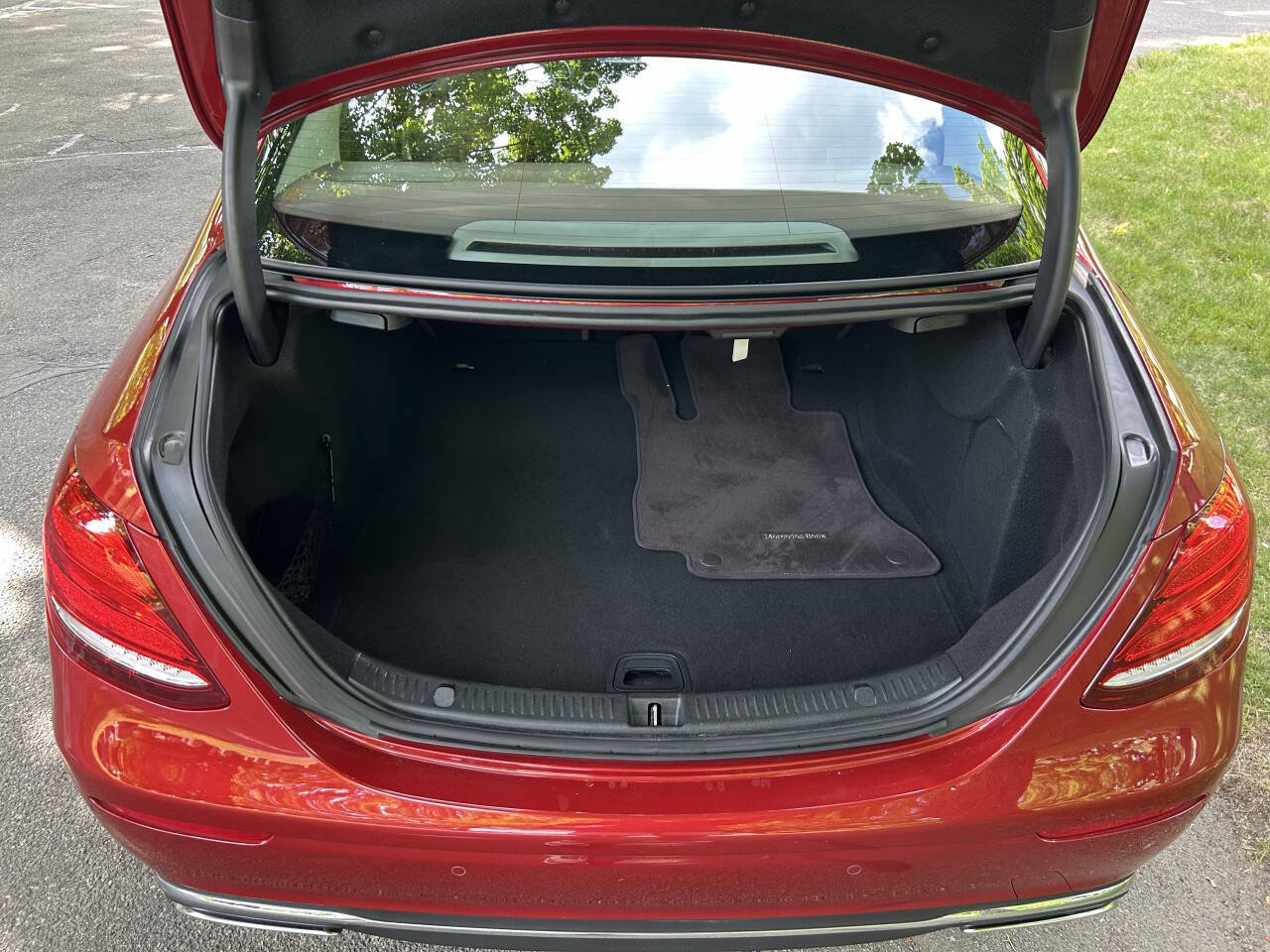 Used 2019 Mercedes-Benz E 450 4MATIC Sedan w/ Driver Assistance Package image 42
