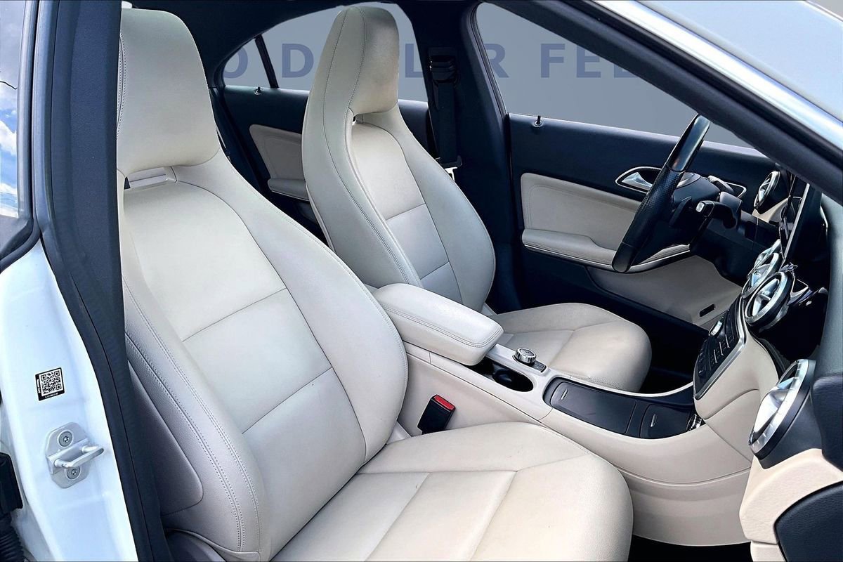 Used 2015 Mercedes-Benz CLA 250 image 29