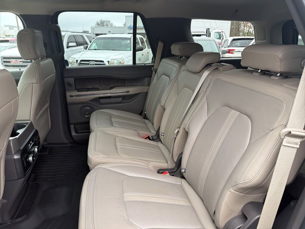 Used 2020 Ford Expedition Limited image 32