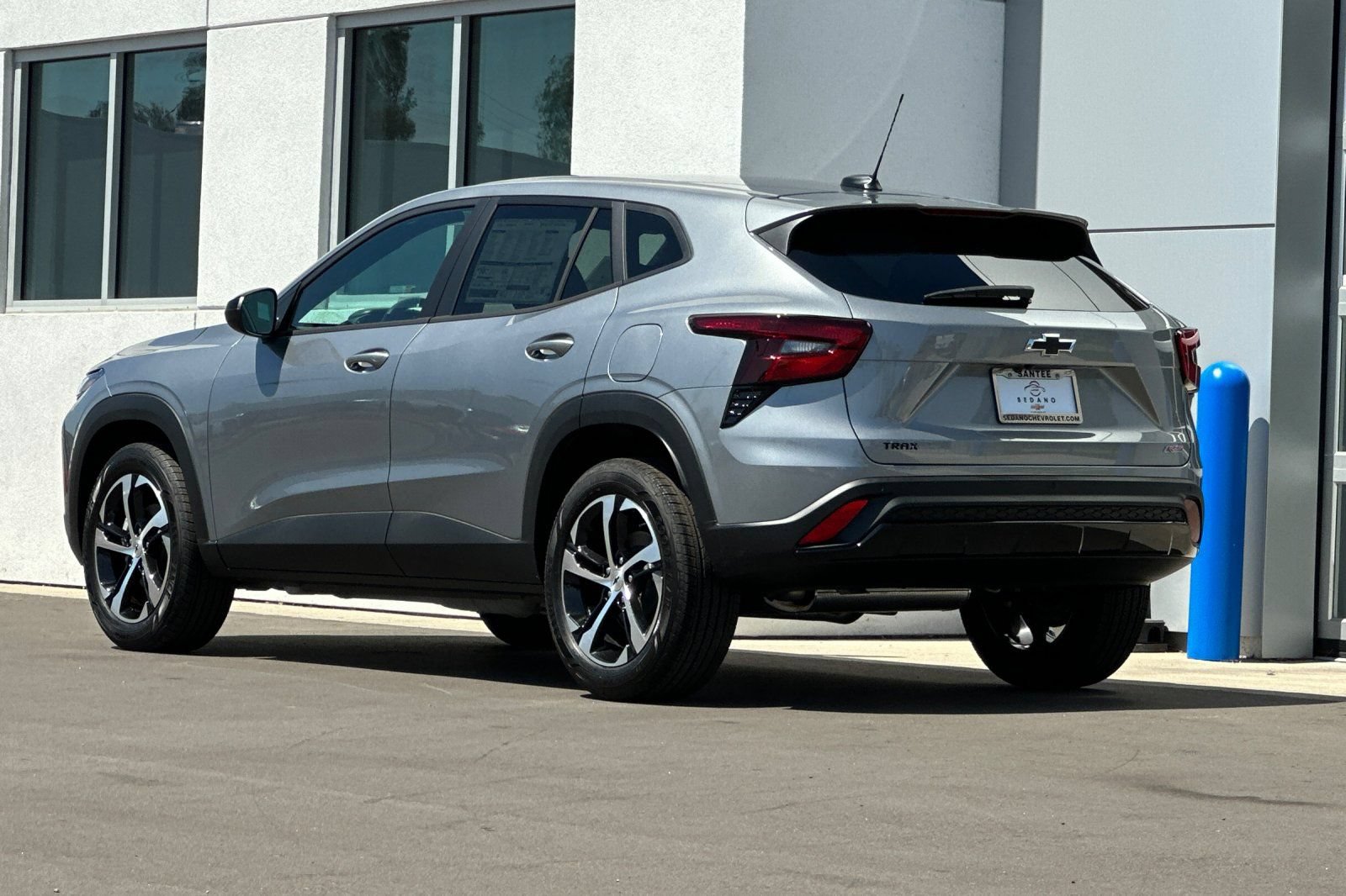 New 2026 Chevrolet Trax RS w/ Sunroof Package FWD image 6