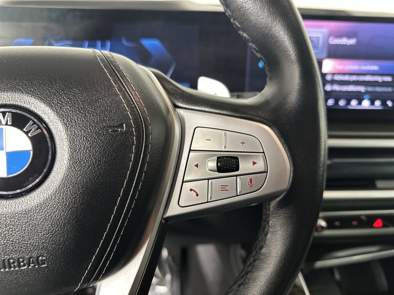 Used 2025 BMW X7 xDrive40i AWD/4WD image 7